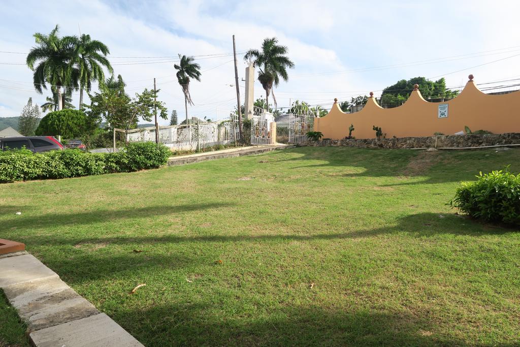 Enchanted Villas Inn Montego Bay Exteriör bild