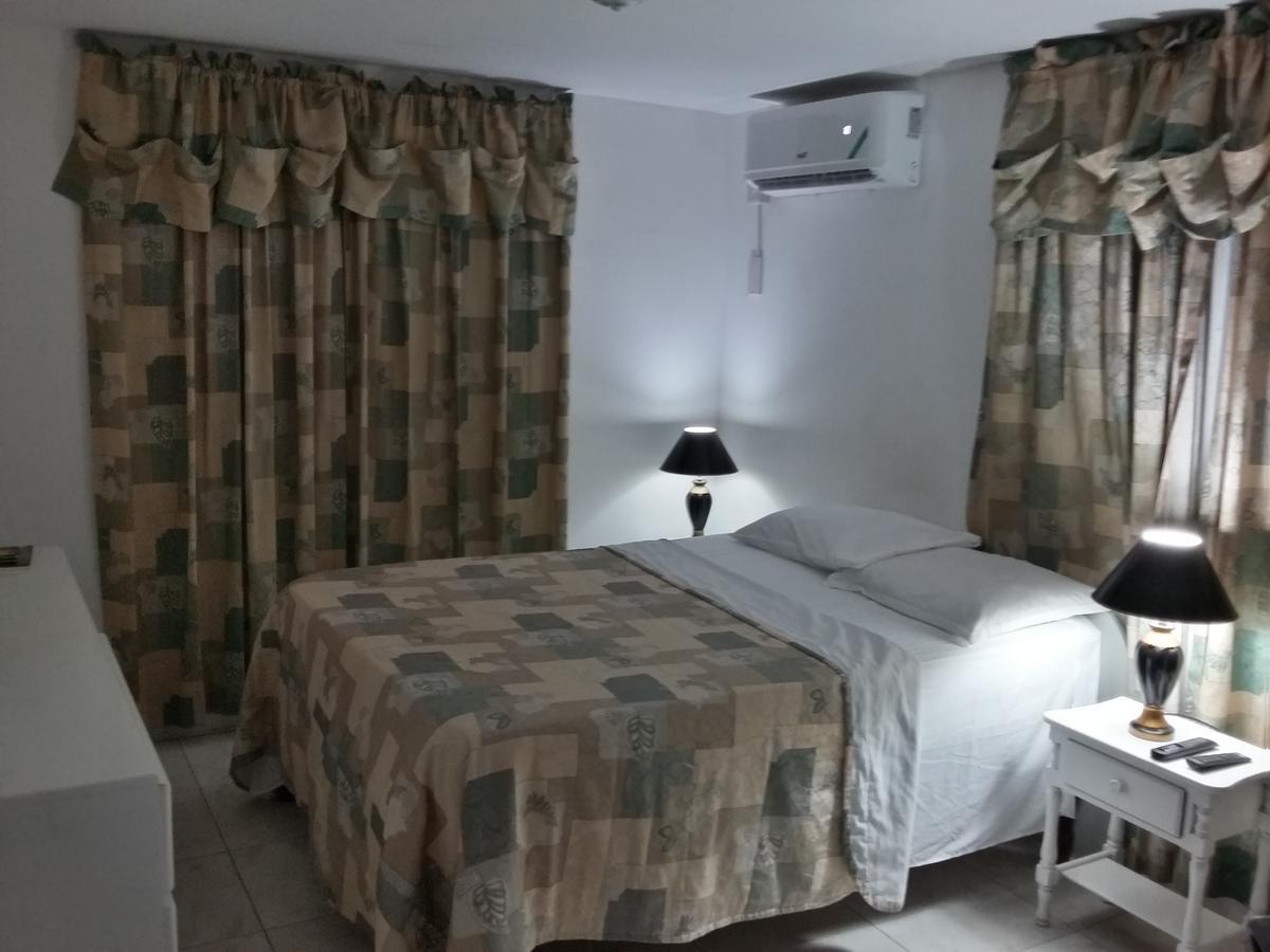 Enchanted Villas Inn Montego Bay Exteriör bild