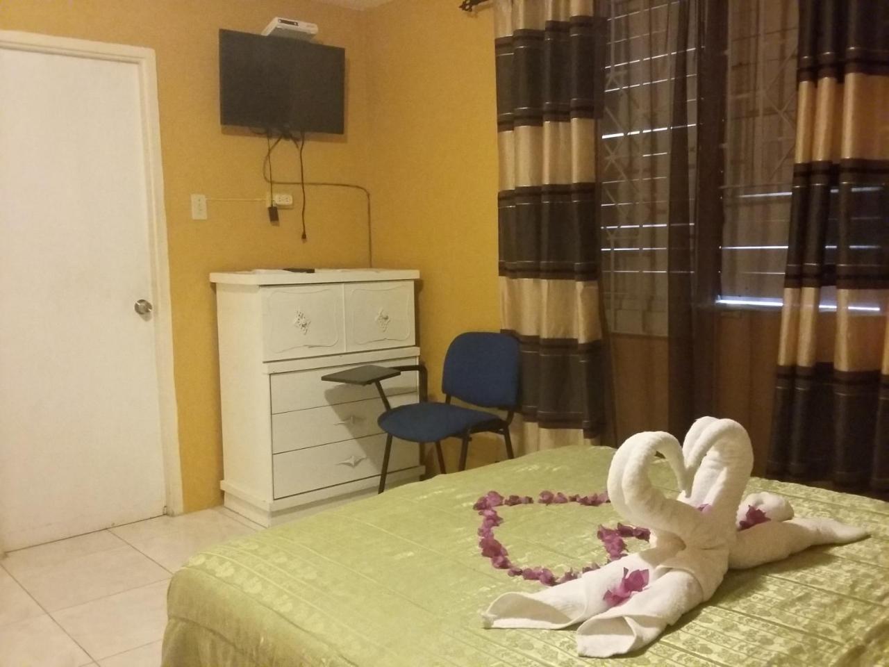 Enchanted Villas Inn Montego Bay Exteriör bild
