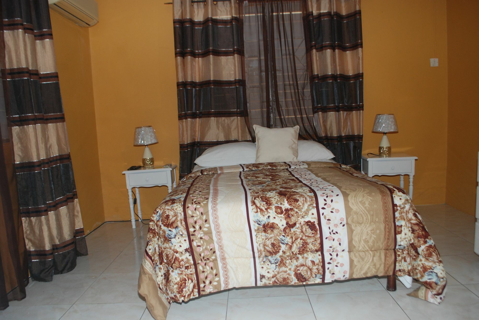 Enchanted Villas Inn Montego Bay Exteriör bild